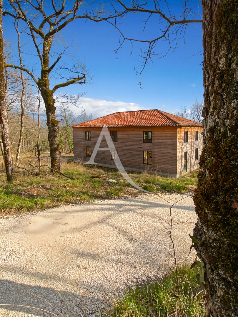 Maison THEZAC (47370) 1 pièce 170.00 m²